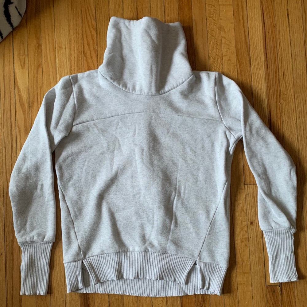 Alo Yoga Long Sleeve